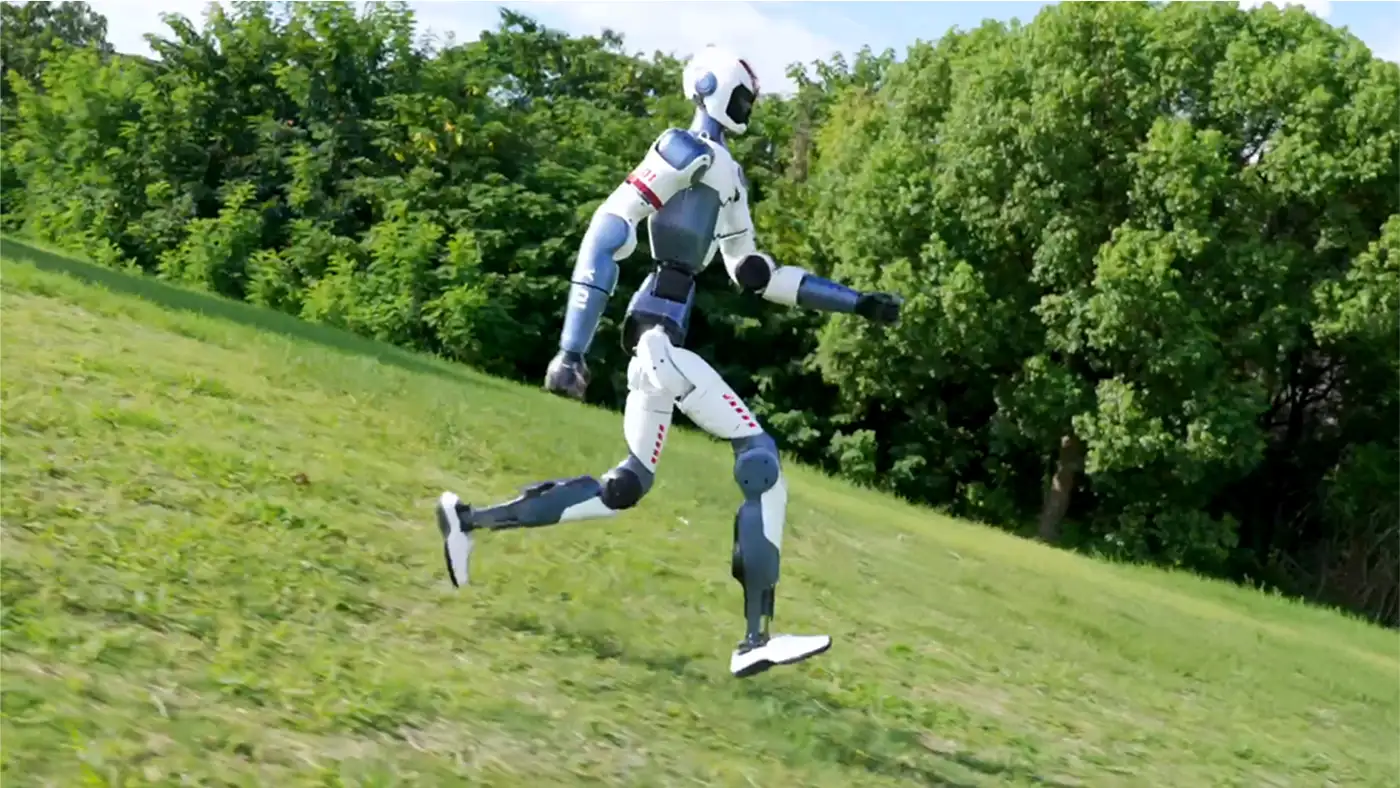 Unitree R1 humanoid robot